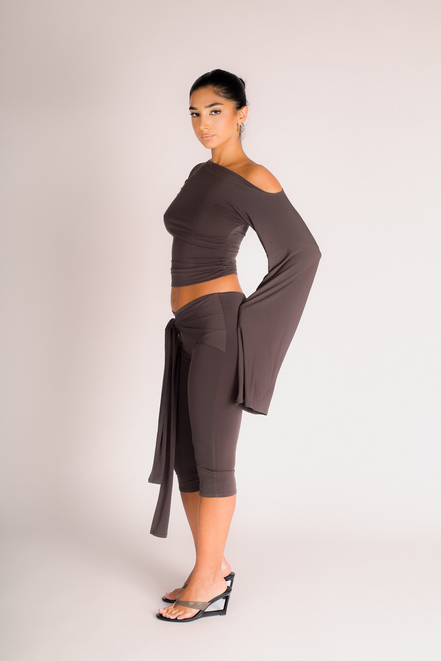 Rae Capris Brown